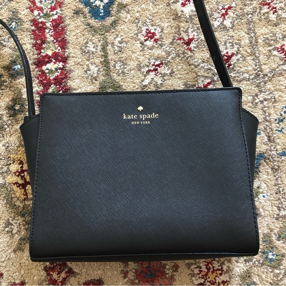 kate spade Handbags - Kate Spade Black Purse Crossbody